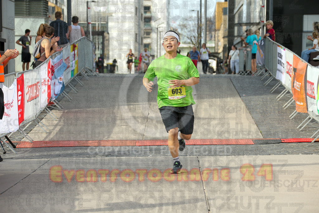 250920_1539_EX1_0324 | Sportfotografie im Rhein-Sieg Kreis, Köln, Bonn, NRW, Rheinland Pfalz, Hessen, etc. Unser Tätigkeitsfeld umfasst den Laufsport vom Volkslauf über den Marathon, Duathlon, Triathon bis zum Ultralauf wie Kölnpfad Ultra oder Schindertrail.