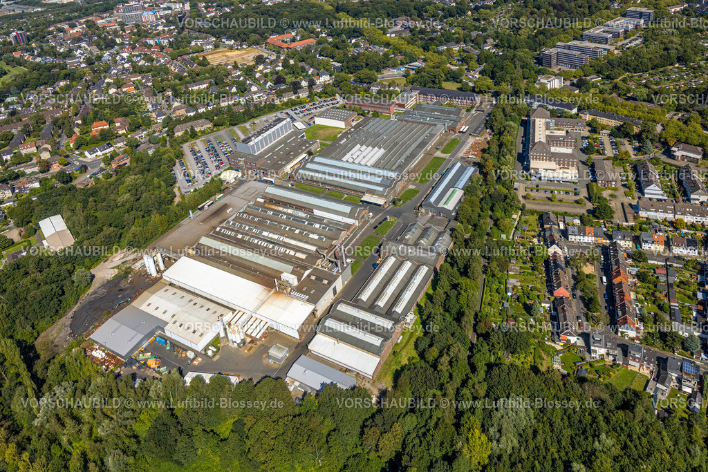Bochum240816369 | Luftbild, Eickhoff Maschinenfabrik GmbH Maschinenbauunternehmen Werksgelände, rechts G DATA Advanced Analytics GmbH, oben rechts Dienstleistungspark Trimonte an der Wasserstraße, oben links Brachfläche für Projekt Wohnen und Arbeiten an der Hunscheidtstraße und Waldring sowie Gebäude Berufsgenossenschaft Rohstoffe und chemische Industrie BG RCI,  Wiemelhausen, Bochum, Ruhrgebiet, Nordrhein-Westfalen, Deutschland