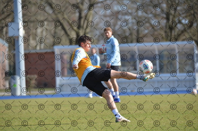 RGE_8474 | Hertha BSC, 2.Bundesliga, Herren, Training auf dem Hanns-Braun-Platz, Saison 2025/26, Diego Demme ( Hertha BSC ),  17.03. 2026, Fotograf: Ralf Gebhardt - Realisiert mit Pictrs.com