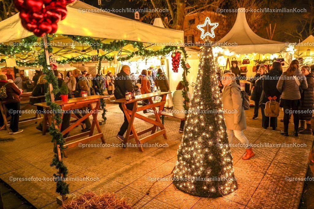 Wup12122501011 | 12.12.2026, Wuppertal, Weihnachtsmarkt Haus Schloss Lüntenbeck. 