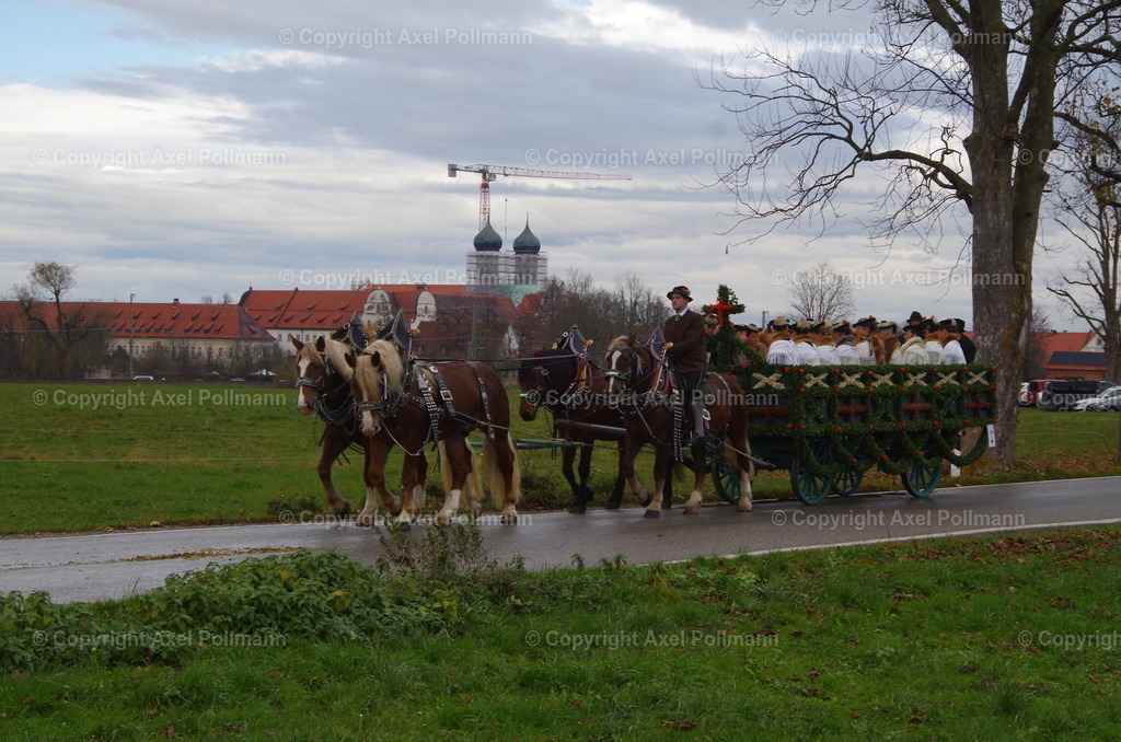 IMGP9887 | fotografiert von Axel PollmannLeonhardi Wallfahrt Benediktbeuern und Murnau, Fronleichnam, Fasching, Landschaft im Loisachtal und Benediktbeuern  - Realisiert mit Pictrs.com