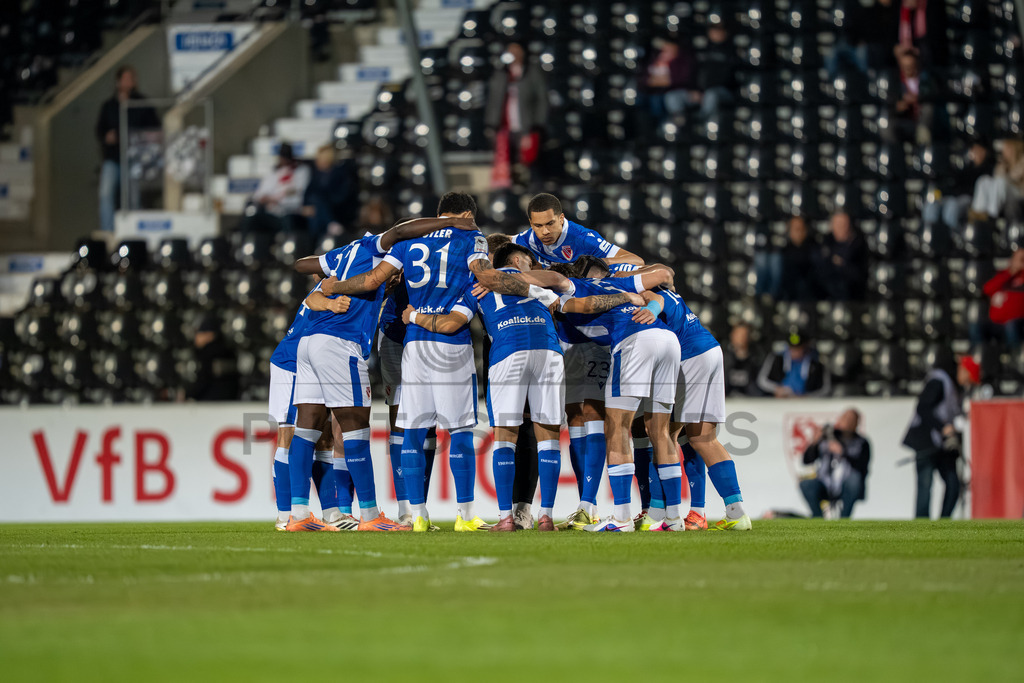 VfB Stuttgart II vs. FC Energie Cottbus, Fussball, 3.Liga, 27. Spieltag, Saison 2025/2026, 03.03.2026 | FC Energie Cottbus schwört sich ein,VfB Stuttgart II vs. FC Energie Cottbus, Fussball, 3.Liga, 27. Spieltag, Saison 2025/2026, 03.03.2026Foto: photosbyphips/Philip Ziegler