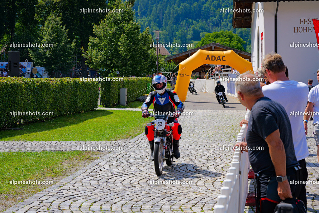 P1014716 | Erleben Sie atemberaubende, hochqualitative Fotos Ihrer Fahrt entlang der malerischen Alpenstraßen. Besuchen Sie alpineshots.com, um professionelle Aufnahmen Ihrer unvergesslichen Reise zu finden und zu kaufen - Realisiert mit Pictrs.com