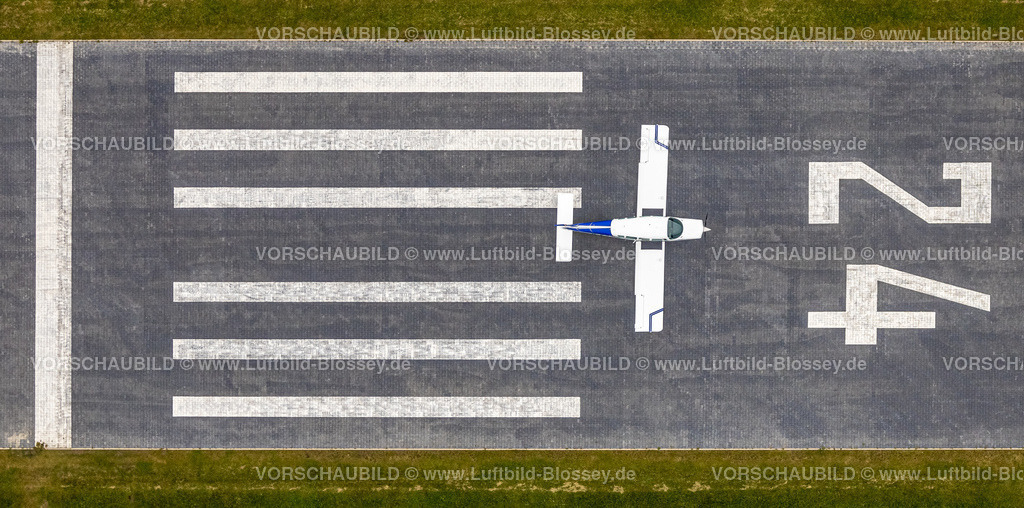 Hamm220602395-2 | Luftbild, Flugplatz Hamm-Lippewiesen, Start- und Landebahn und Flugzeug, Heessen, Hamm, Ruhrgebiet, Nordrhein-Westfalen, Deutschland