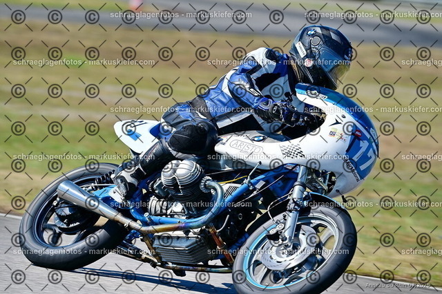 25bc03-0138 | markuskiefer.com - Realisiert mit Pictrs.com