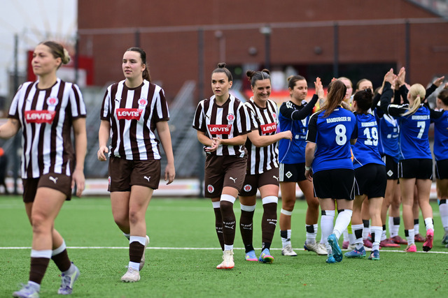 Fußball I Frauen I Saison 2025-2026 I Regionalliga Nord I 10. Spieltag I FC St. Pauli - Hamburger SV U20 I 14071 | Der Sportfotograf. - Realisiert mit Pictrs.com