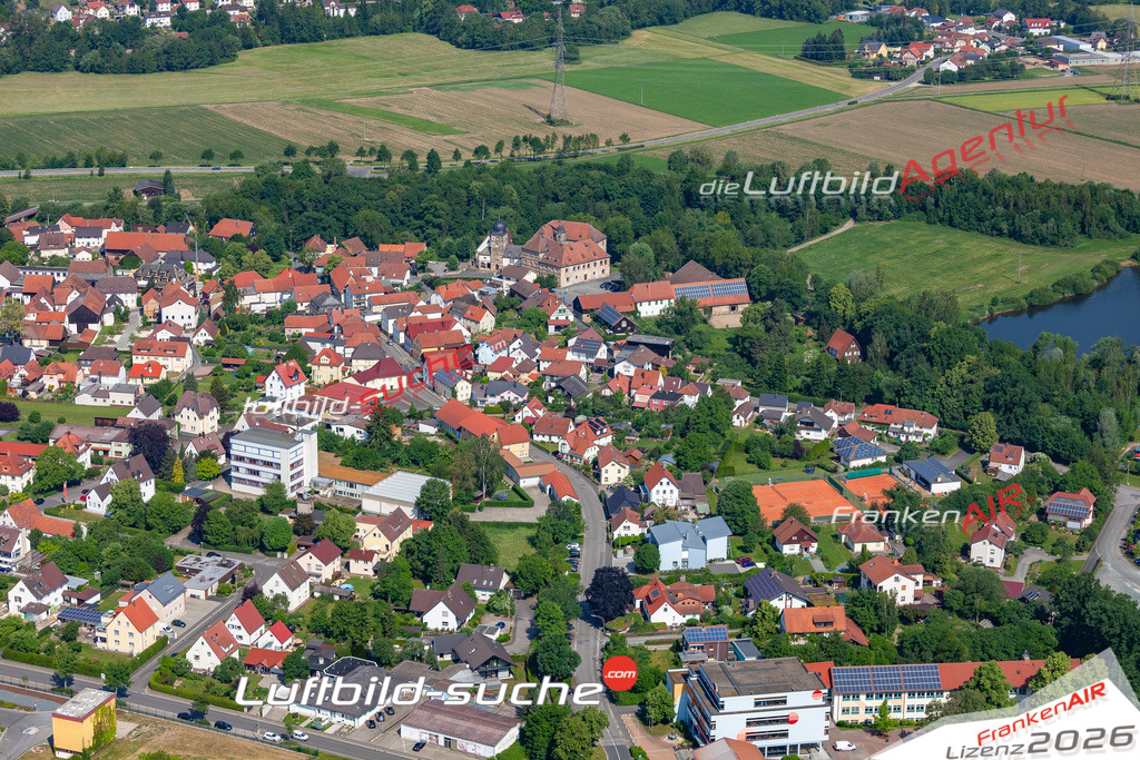 Das Luftbild der Stadt Redwitz Rodach wurde 2018 vom Flugzeug heraus erstellt (keine Drohne) Aufnahmehöhe ca.400 Meter- hohe Auflösung für beste Druck-Qualität