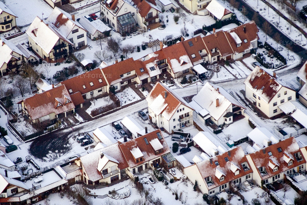 Luftbild: Neubau- Wohngebiet einer Einfamilienhaus- Siedlung Kandel Im Kirschgarten in Kandel im Bundesland Rheinland-Pfalz in Deutschland. Foto: IMG_0933.jpg vom 28.01.2006 durch Werner Riehm/FLY-FOTO.de