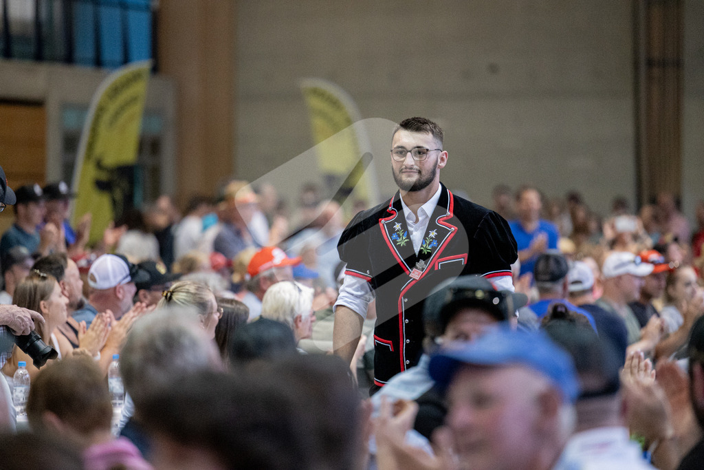 TESSINER2025_Ehrung_2160 | Die Schwinger des Schwyzer Kantonalen Schwingerverbandes: Fotos, die Dynamik und Leidenschaft festhalten, sowie emotionale Momente aus dem traditionellen Schwingsport zeigen. - Realisiert mit Pictrs.com