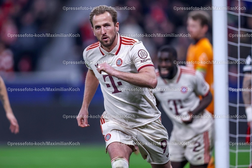 UCL11032502394 | 11.03.2025, Fußball, UEFA Champions League, Bayer 04 Leverkusen - FC Bayern München, Achtelfinale Rückspiel, BayArena, Saison 2024 2025: Torjubel nach dem 1:0 durch Torschütze Harry Kane (FC Bayern #9)DFB regulations prohibit any use of photographs as image sequences and or quasi-video.