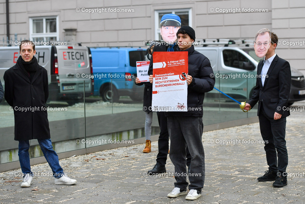 Medienkundgebung Linz gegen rechts_ gegen Burschenbundball_ 24.01.2023-3 | 24.01.2023, Linz, AUT, Medienkundgebung Linz gegen rechts, gegen Burschenbundball im Bild Kundgebungsteilnehmer
