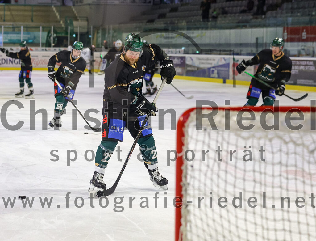 2025-12-14_010_TSV_Erding_gegen_ECDC_Memmingen_Indians | Erding, Deutschland, 14.12.2025:Eishockey, Oberliga Süd 2025 / 2026, 26. Spieltag, TSV Erding gegen ECDC Memmingen Indians, Endergebnis: 1:2Foto: Christian Riedel / fotografie-riedel.net