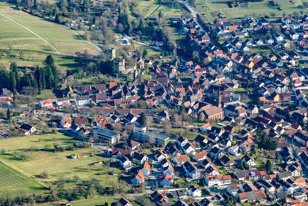 Luftbild: Schloss Obergrombach im Ortsteil Obergrombach in Bruchsal im Bundesland Baden-Württemberg in Deutschland. Foto: IMG_097264.jpg vom 10.03.2017 durch Werner Riehm/FLY-FOTO.de
