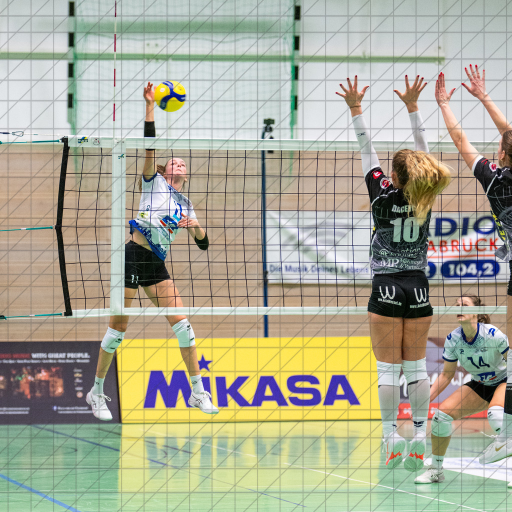 2. VBLF Nord 25/26 | Spiel 4053 | VC Osnabrück vs. TV Cloppenburg | //  13.12.25: 2. VBLF Nord 25/26 | Spiel 4053 | VC Osnabrück vs. TV Cloppenburg / Osnabrück / Deutschland  //   CREDIT:www.bullenfotos.de, Martin König, Hörner Weg 40, D-49078 Osnabrück, +4917663732967 // Nutzung und Weitergabe nur zu den vereinbarten Zwecken. Presseanfragen an Ersteller. Alle Rechte beim Ersteller. Honorierung nach MFM. - Realisiert mit Pictrs.com