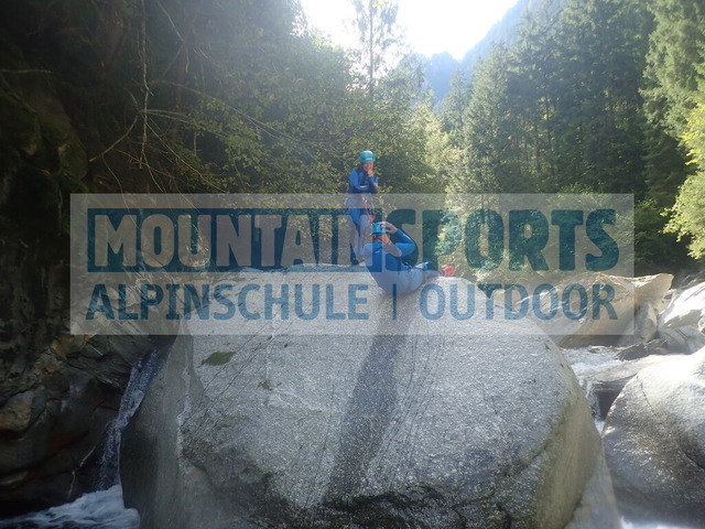P1020063 | Bestelle die Bilder deines Berg- oder Wasser-Abenteuers mit Mountain Sports bequem von zu Hause aus direkt über unseren Online Fotoshop von pictrs.com. - Realisiert mit Pictrs.com
