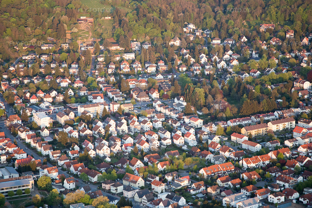 Luftbild: Ortsansicht von Westen im Ortsteil Auerbach in Bensheim im Bundesland Hessen in Deutschland. Foto: IMG_077861.jpg vom 23.04.2015 durch Werner Riehm/FLY-FOTO.de