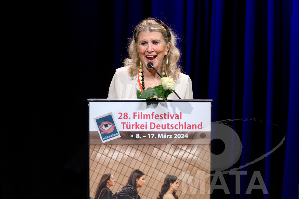 _DWA7856 | Journalistin Zeynep Oral ( PEN Türkei Präsidentin) bei der Die Eröffnung der 28. Film Festival Türkei Deutschland  am 08.3.2024  in Nürnberg - Realisiert mit Pictrs.com