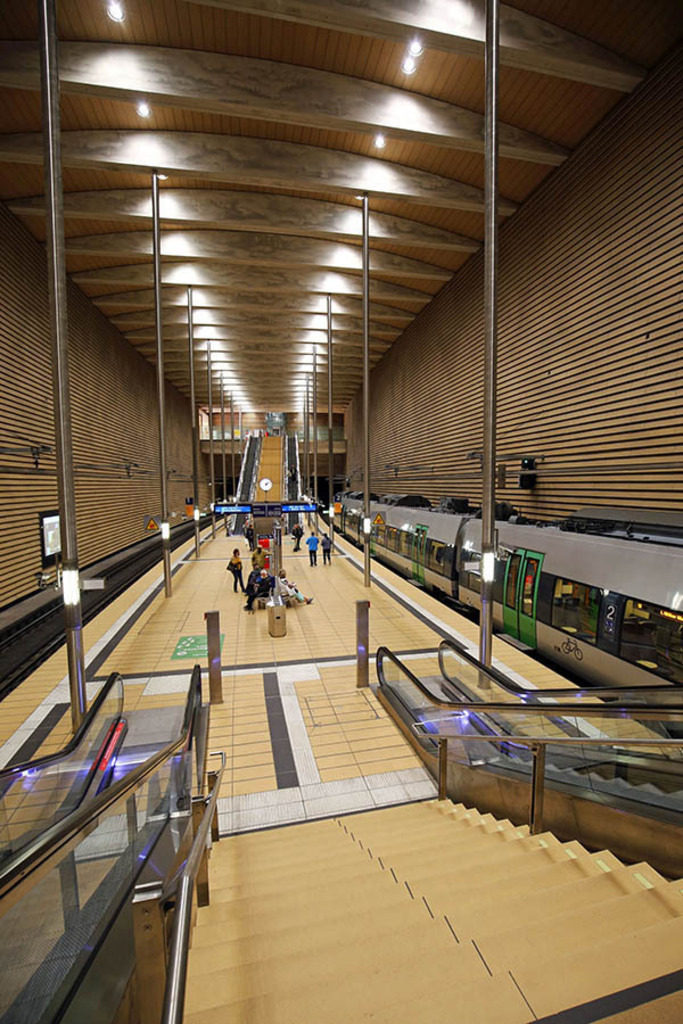 City-Tunnel Leipzig - Station Markt | Das Team hinter BILDLEXIKON LEIPZIG bündelt historische wie aktuelle Informationen über die Stadt Leipzig in Text und Bild auf einer Plattform und stellt diese der interessierten Öffentlichkeit zur Verfügung.