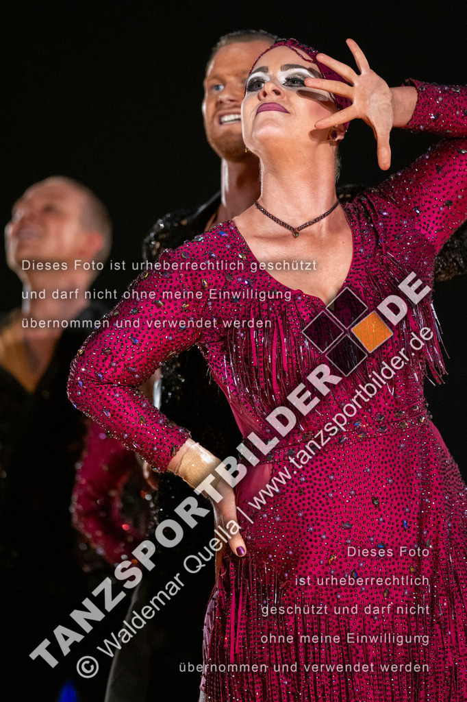 20250503-11382 | Hier finden Sie Tanz Bilder vom Latein und Standard Formationen tanzen. Sportbilder vom Tanzsport. Schöne Fotos und von Weltmeisterschaft, Europameisterschaft, Bundesliga, Regionalliga, Oberliga und Landesliga sowie von GOC Stuttgart, DanceComp, WM Bremen