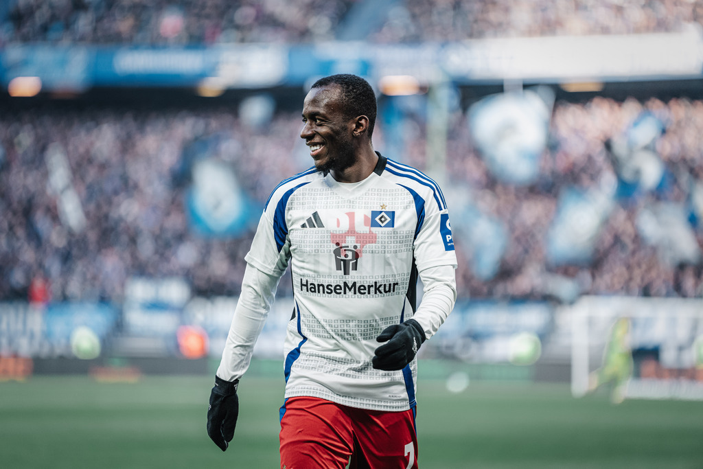 Fußball | Männer | Saison 2024/2025 | 2. Fußball-Bundesliga | 20. Spieltag | Hamburger SV vs. Hannover 96 | 02.02.2025 | Jean-Luc Dompe (#7, HSV) freut sich