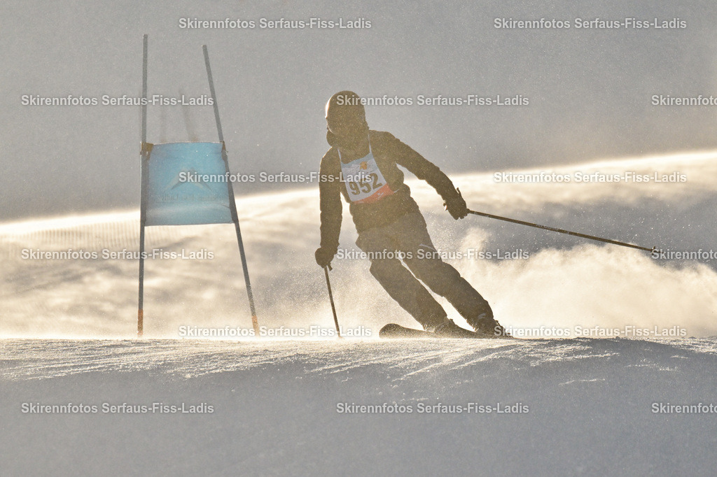SRF_25.12.2025_0391 | Skirennfotos,Serfaus,Fiss,Ladis,Kinderskirennen,Winter,Tirol,Oberland,skirace,SFL,feelfree,weil wir's genießen,ski,Ski,skifahren,Sonnenplateau, - Realisiert mit Pictrs.com