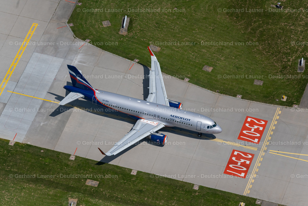 4046372 | FILDERSTADT 19.07.2021 Passagierflugzeug Aeroflot VG-BSU in Warteposition auf dem Flughafen Stuttgart im Bundesland Baden-Württemberg, Deutschland. // Passenger plane Aeroflot VG-BSU in waiting position at the airport Stuttgart in the state Baden-Wuerttemberg, Germany. Foto: Gerhard Launer