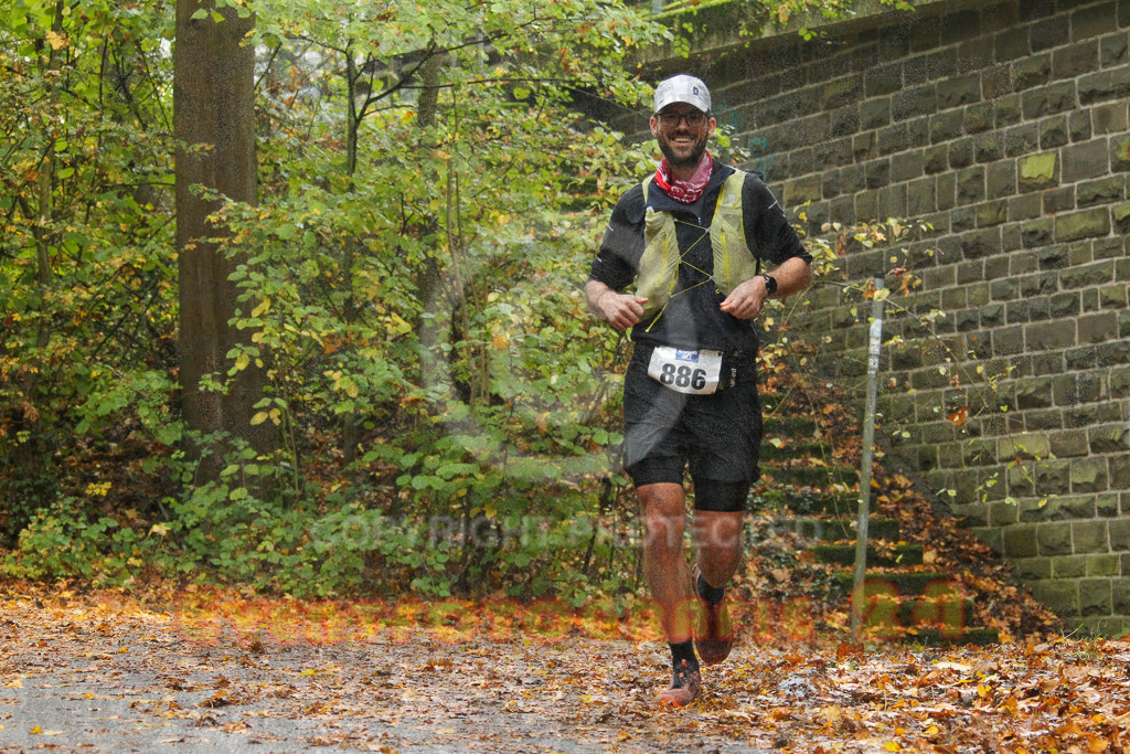 241027_0939_EV4_5762 | Sportfotografie im Rhein-Sieg Kreis, Köln, Bonn, NRW, Rheinland Pfalz, Hessen, etc. Unser Tätigkeitsfeld umfasst den Laufsport vom Volkslauf über den Marathon, Duathlon, Triathon bis zum Ultralauf wie Kölnpfad Ultra oder Schindertrail.
