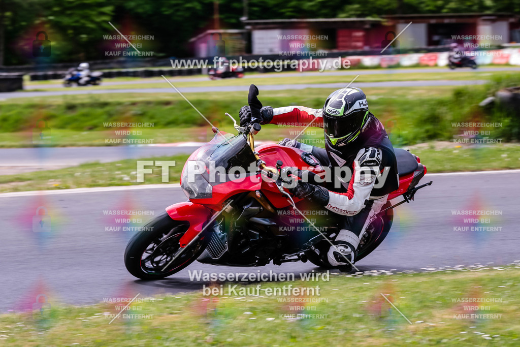 MotoTeamVBK-20711 | Hier findet Ihr Bilder von Touristenfahrten auf der Nürburgring Nordschleife oder von anderen Veranstaltungen die ich besucht habe. Viel Spass beim Durch Schauen 