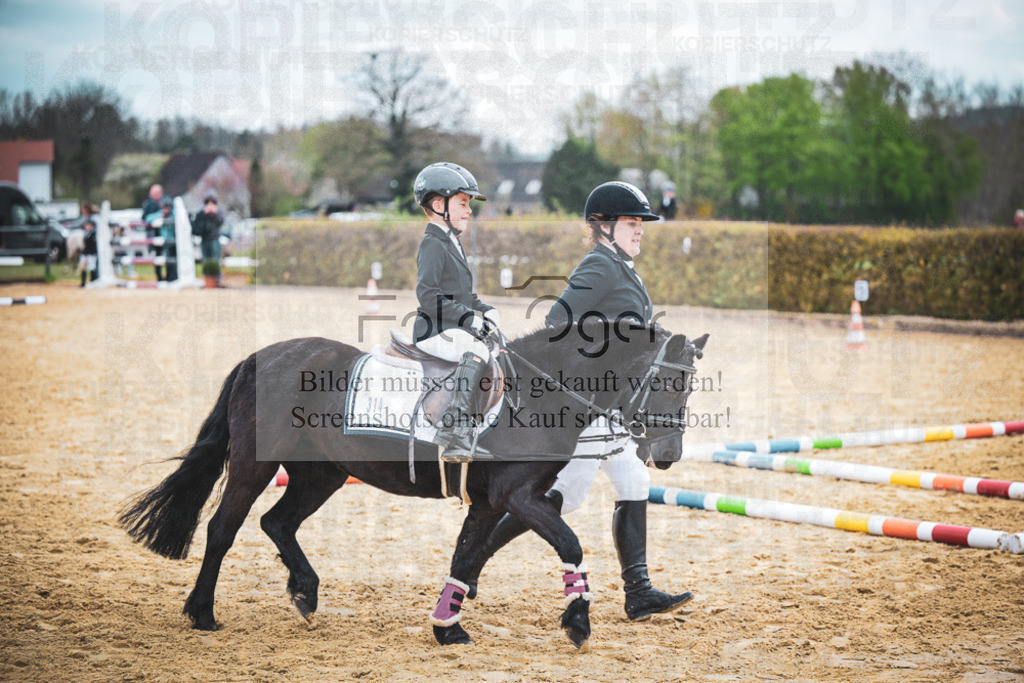 DOS_8845 | Entdecke hochwertige Reitturnierfotos von Foto Oger. Professionell, emotional und authentisch – jetzt Lieblingsmomente im Shop bestellen.Deutschlandweite Turnierfotografie. - Realisiert mit Pictrs.com