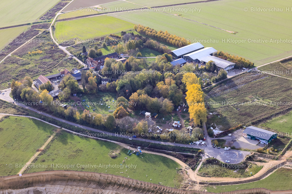 Luftbild Erkelenz _ Jülich _ Hambacher Forst_ Lützerath ist ein Weiler der Stadt Erkelenz Braukohle_ Tagebau_Garzweiler-8641 | Luftbildfotografie Hermann Klöpper - Realisiert mit Pictrs.com