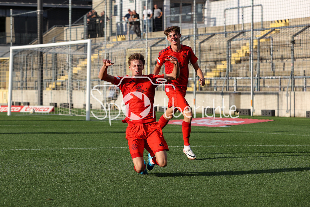 FC Bayern Amateure - SpVgg Bayreuth | Jubel nach dem Treffer zum 2-0 fuer die Bayern Amateure duch Jonathan Asp JENSEN (FCB #8) / Freude / Tor / Torschuetze