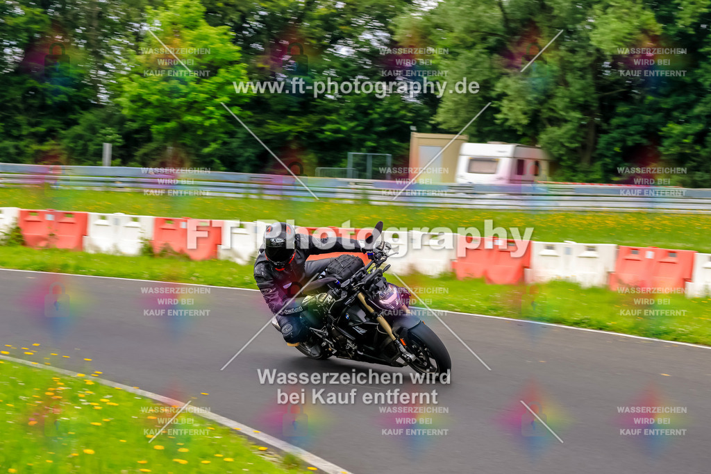 VBK-7076 | Hier findet Ihr Bilder von Touristenfahrten auf der Nürburgring Nordschleife oder von anderen Veranstaltungen die ich besucht habe. Viel Spass beim Durch Schauen 