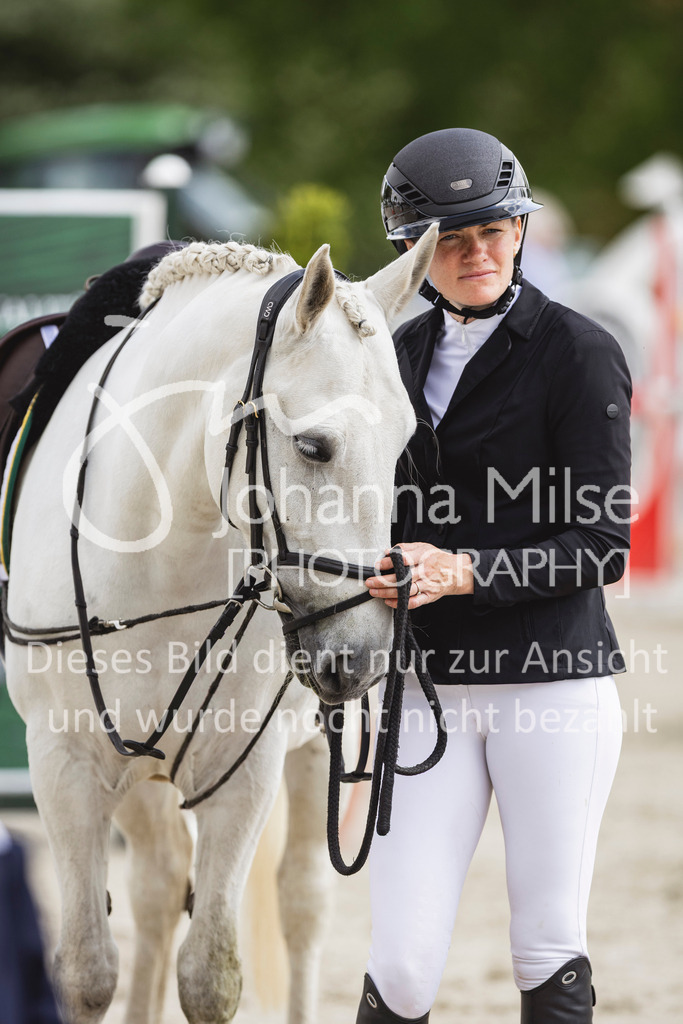 260509_PfSpTa_16_Führzügel-WB-631 | Deine schönsten Turniermomente als professionelle Fotos! Entdecke hochwertige Pferdesport-Fotografie im Online-Shop. Jetzt Fotos finden & bestellen!
