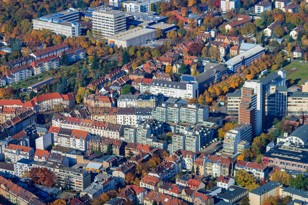 Luftbild: Karl-Wilhelm-Platz und Haid-und-Neu-Straße im Ortsteil Oststadt in Karlsruhe im Bundesland Baden-Württemberg in Deutschland. Foto: IMG_35092.jpg vom 31.10.2010 durch Werner Riehm/FLY-FOTO.de