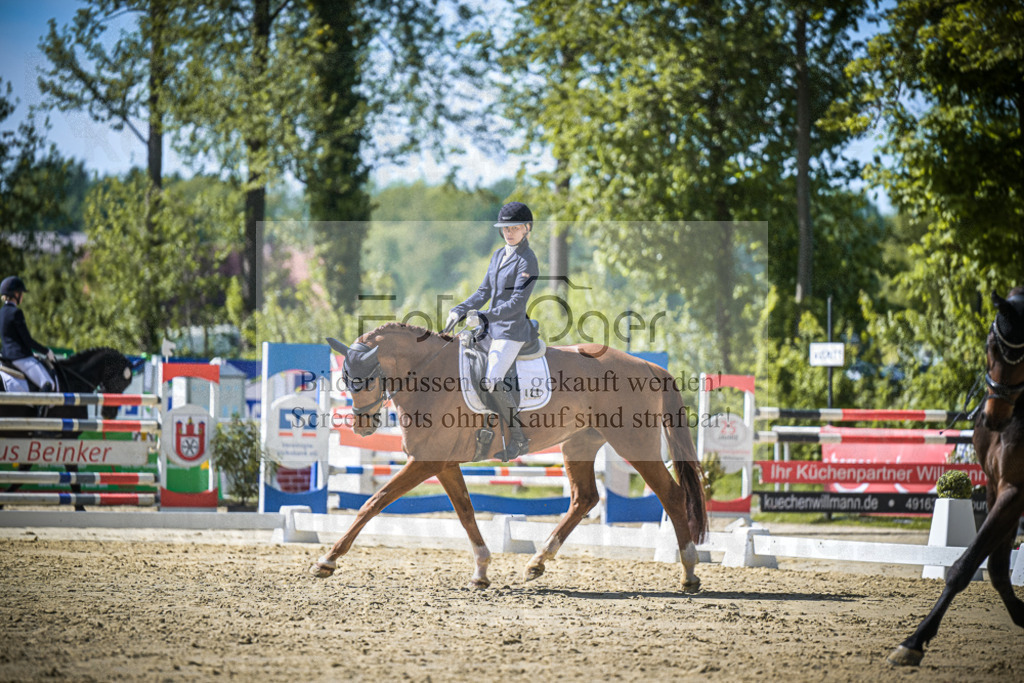 DOS_1285 | Entdecke hochwertige Reitturnierfotos von Foto Oger. Professionell, emotional und authentisch – jetzt Lieblingsmomente im Shop bestellen.Deutschlandweite Turnierfotografie. - Realisiert mit Pictrs.com