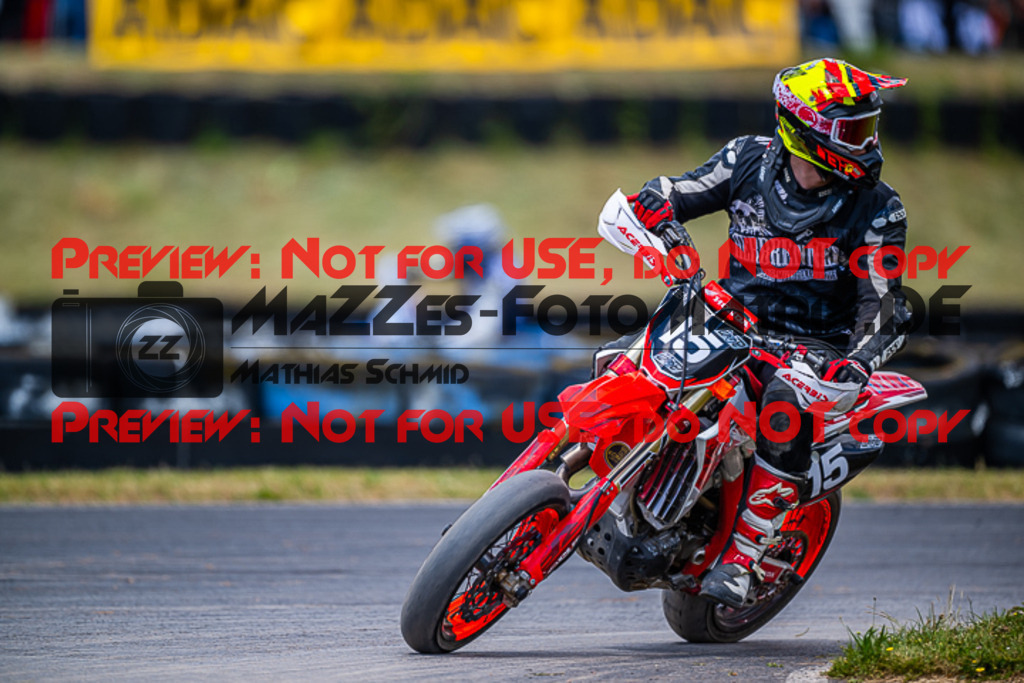 MaZZes_FotoMatrix_220528_0103 | Fotograf Mathias Schmid
Sportfotograf,
Eventfotograf,
Hochzeitsfotograf,
Portraitfotograf