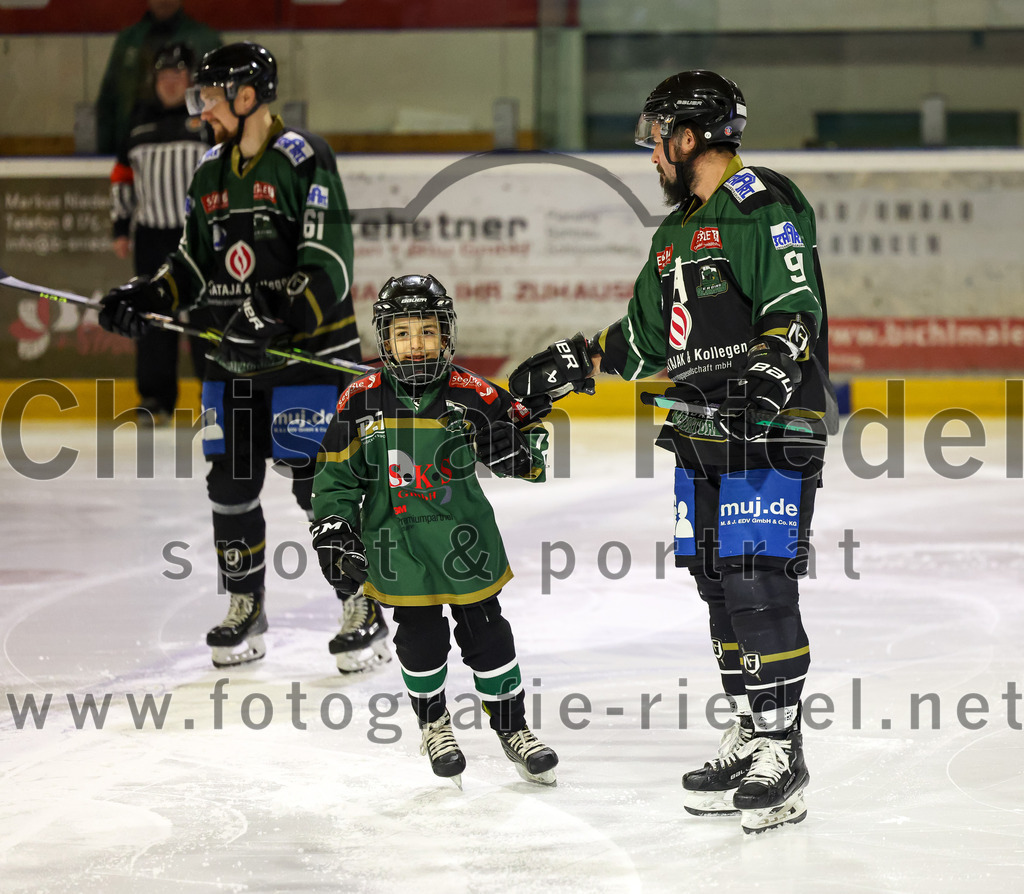 2023-02-10_016_TSV_Erding_gegen_ERSC_Amberg | Erding, Deutschland, 10.02.2023:
Eishockey, Bayernliga Meisterrunde Gruppe B 2022 / 2023, 3. Spieltag, TSV Erding gegen ERSC Amberg, Endergebnis: 6:3

Rudolf Lorenz (Erding Gladiators, #91)

Foto: Christian Riedel / fotografie-riedel.net