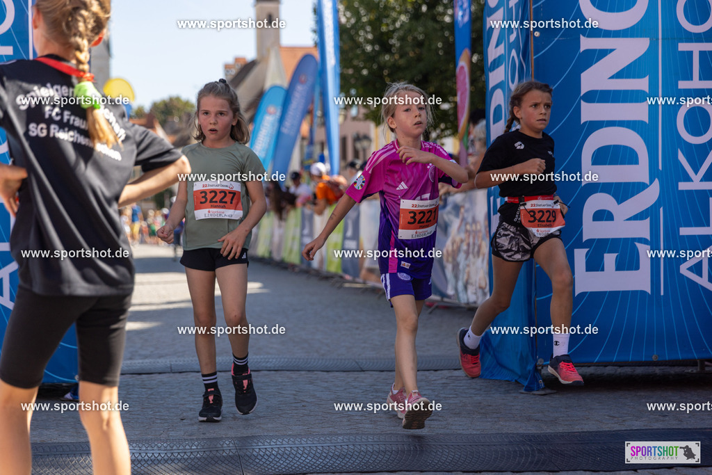 VJ__3279 | Stadtlauf Erding 2025 #stadtlauferding #erdingstadtlauf #stadtlauf_erding #laufmotivation #trisporterding #yourpictrs #sportshot_your_pictrs