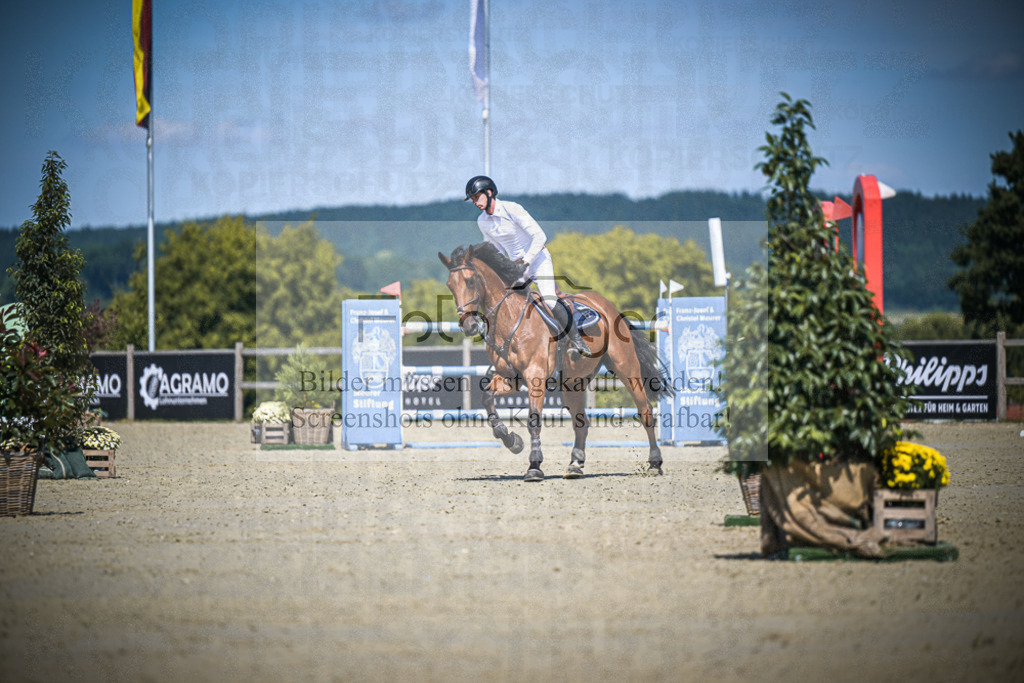 DOS_2706 | Entdecke hochwertige Reitturnierfotos von Foto Oger. Professionell, emotional und authentisch – jetzt Lieblingsmomente im Shop bestellen.Deutschlandweite Turnierfotografie. - Realisiert mit Pictrs.com