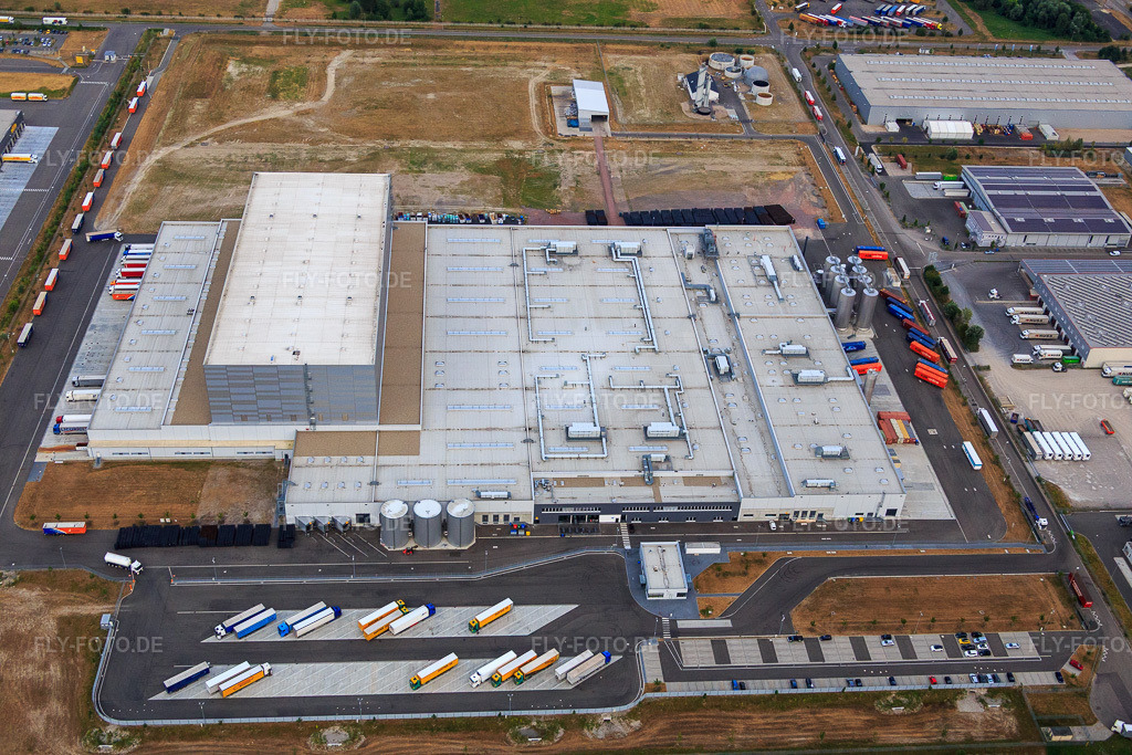 Luftbild: Pfälzer Erfrischungsgetränke GmbH in Wörth am Rhein im Bundesland Rheinland-Pfalz in Deutschland. Foto: IMG_083767.jpg vom 24.07.2015 durch Werner Riehm/FLY-FOTO.deMEG Gruppe - MEG Gruppe