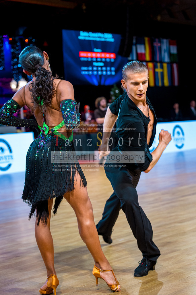20251213_Baltic-GP_1924-2 | Tanzsportbilder, Standardtanz, Lateintanz, WDSF, DTV, LTVB, dancecomp, goc, hessen tanzt, blaues band der spree, walzer, tango, wiener walzer, slowfox, quickstepp, samba, rumba, cha-cha-cha, paso doble. jive, hd-kroft photography, turniertanzsport