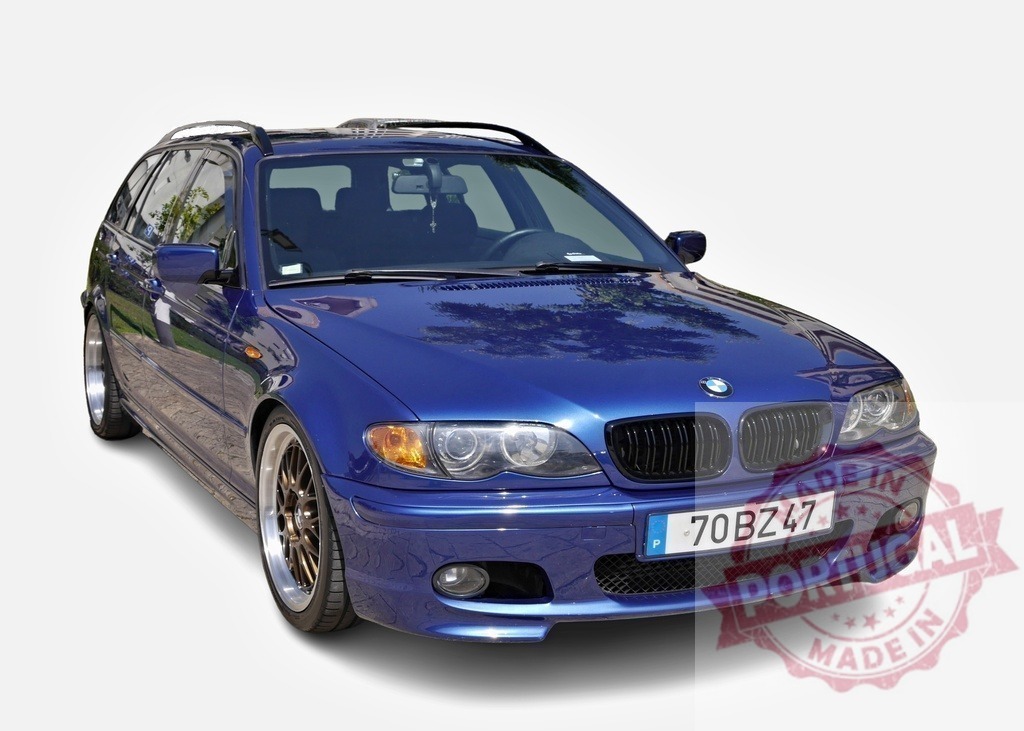BMW 3 Series Touring parking on white background | Shiny blue BMW 3 Series Touring parking on white background with roof rack - Realisiert mit Pictrs.com