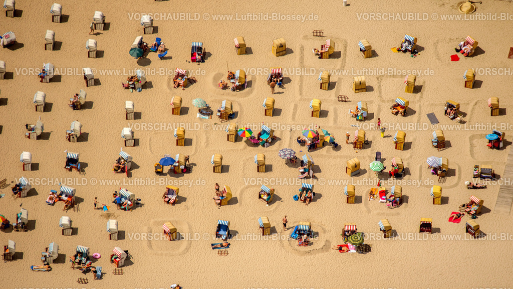 Luebeck15069448Travemuende | Sandstrand von Travemünde an der Ostsee, Ostseestrand, Strandkörbe, Badestrand, Brodtener Ufer vor dem A-ROSA Hotel, Travemünde,  Lübeck, Lübecker Bucht, Hansestadt, Schleswig-Holstein, Deutschland