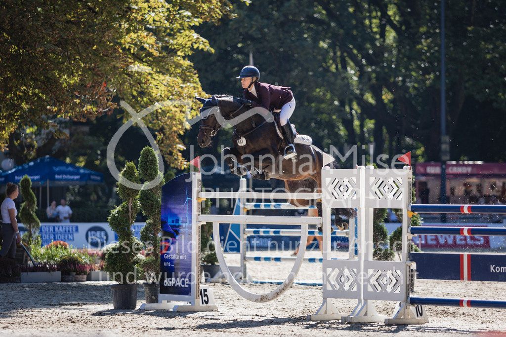 230909_OWLCh_MediumTour-247 | Deine schönsten Turniermomente als professionelle Fotos! Entdecke hochwertige Pferdesport-Fotografie im Online-Shop. Jetzt Fotos finden & bestellen!