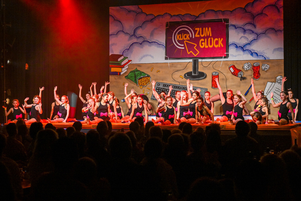 18. November 2022 - Abendundunterhaltung TV/DTV Neftenbach | 18. November 2022 / MZH Auenrain, Neftenbach
Abendundunterhaltung TV/DTV Neftenbach
Motto: Klick zum Glück
Bild: Sportfotografie Markus Aeschimann | www.markus-aeschimann.ch - Realisiert mit Pictrs.com