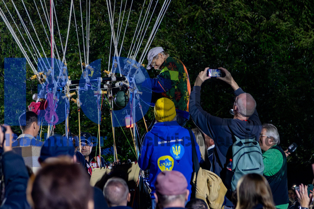 JEM_MUNGBC20240914-20 | bond - Realisiert mit Pictrs.com