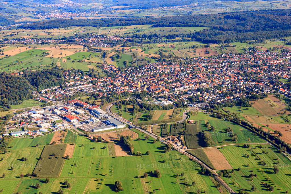 Luftbild: Ortsansicht von Westen im Ortsteil Langensteinbach in Karlsbad im Bundesland Baden-Württemberg in Deutschland. Foto: IMG_45090.jpg vom 21.09.2011 durch Werner Riehm/FLY-FOTO.deAuflösung des Originals: 4681 x 3121 px