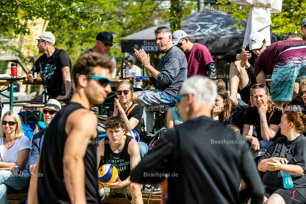 2023-00069765-Vater-Sohn-Turnier |  18.05.2023; Berlin Foto: Gerold Rebsch - www.beachpics.de
