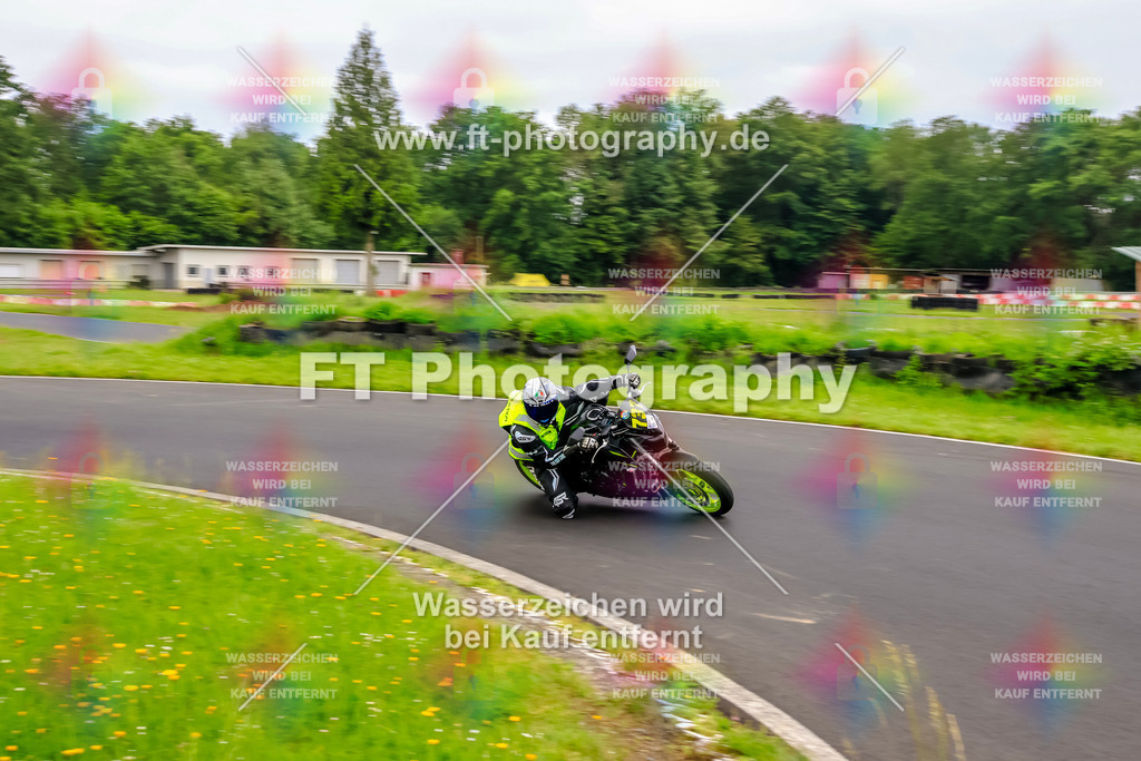 VBK-7464 | Hier findet Ihr Bilder von Touristenfahrten auf der Nürburgring Nordschleife oder von anderen Veranstaltungen die ich besucht habe. Viel Spass beim Durch Schauen 