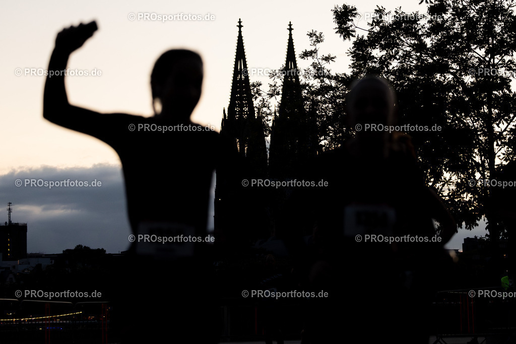 22. ASV Nachtlauf; Koeln, 28.05.25 | Impressionen vom 22. ASV Nachtlauf am 28.05.25 am Tanzbrunnen in Koeln. Foto: BEAUTIFUL SPORTS/Leah Kohring
